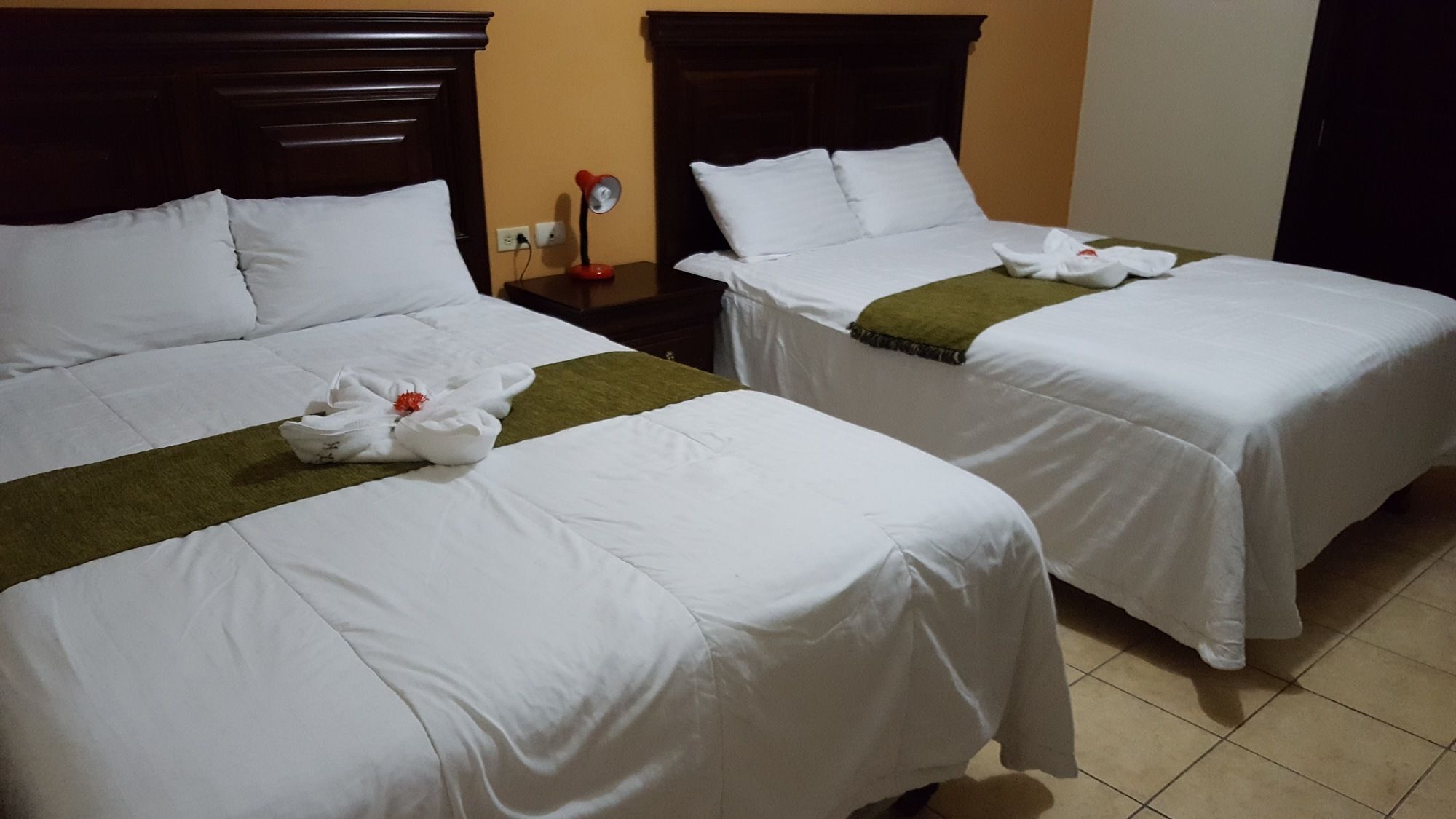 Apart Hotel Pico Bonito La Ceiba Buitenkant foto